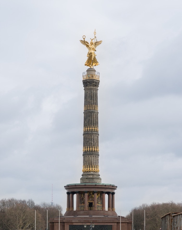Tiergarten 中央的柏林胜利纪念柱与金色胜利女神像