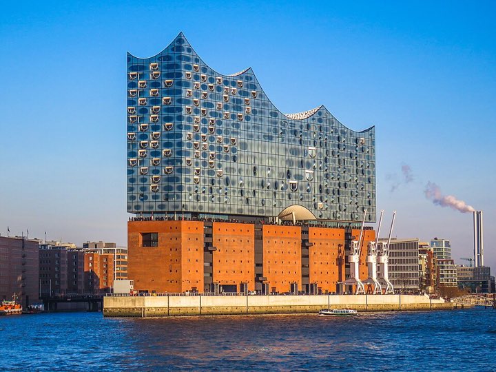 从易北河方向看到的 Elbphilharmonie